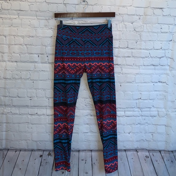 LuLaRoe Pants - LulaRoe Blue & Pink Multicolor Design Capris sz OS